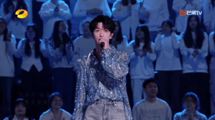 黄子弘凡六年后再唱最终信仰  时光音乐会 时隔六年再唱《最终信仰》，现在的他更游