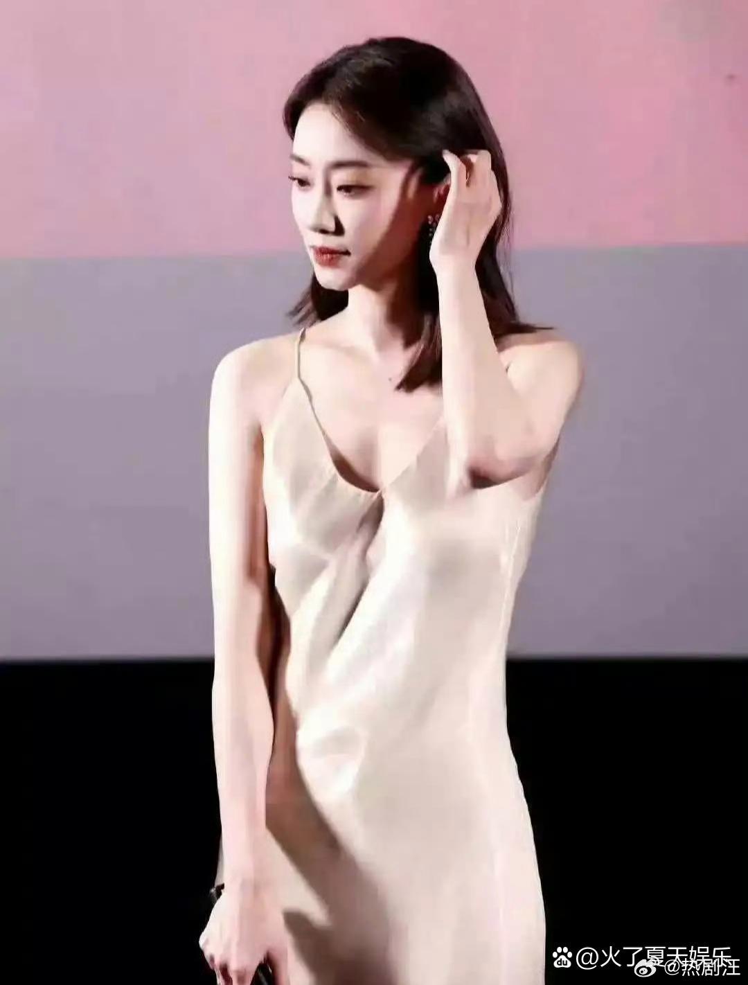 张小斐，算是戏剧界身材第一人。可惜火了一把后没人捧 