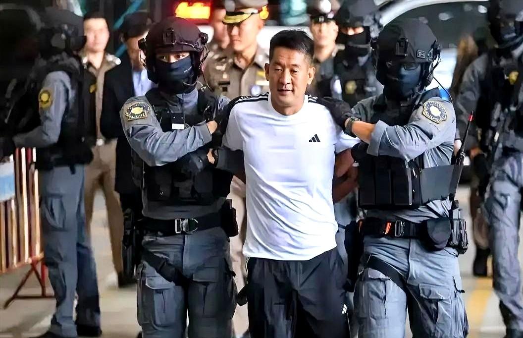 最近被全网聚焦的佘智江跨国犯罪案，有了关键进展？他终于被引渡回国，面对提问全程沉