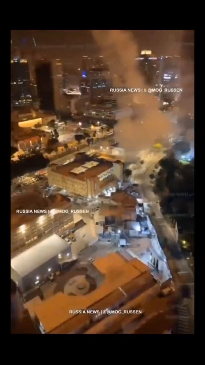 以色列五枚萨德防空导弹被击毁视频。
升空拦截伊朗高超音速导弹，注意看，五秒后发射