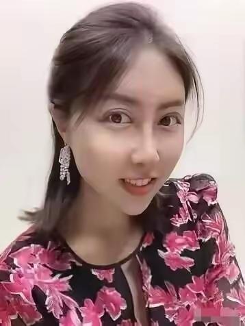 今天学到一个新词叫“四大才女”。
贾浅浅：父亲贾平凹；
蒋方舟：母亲尚爱兰；
管