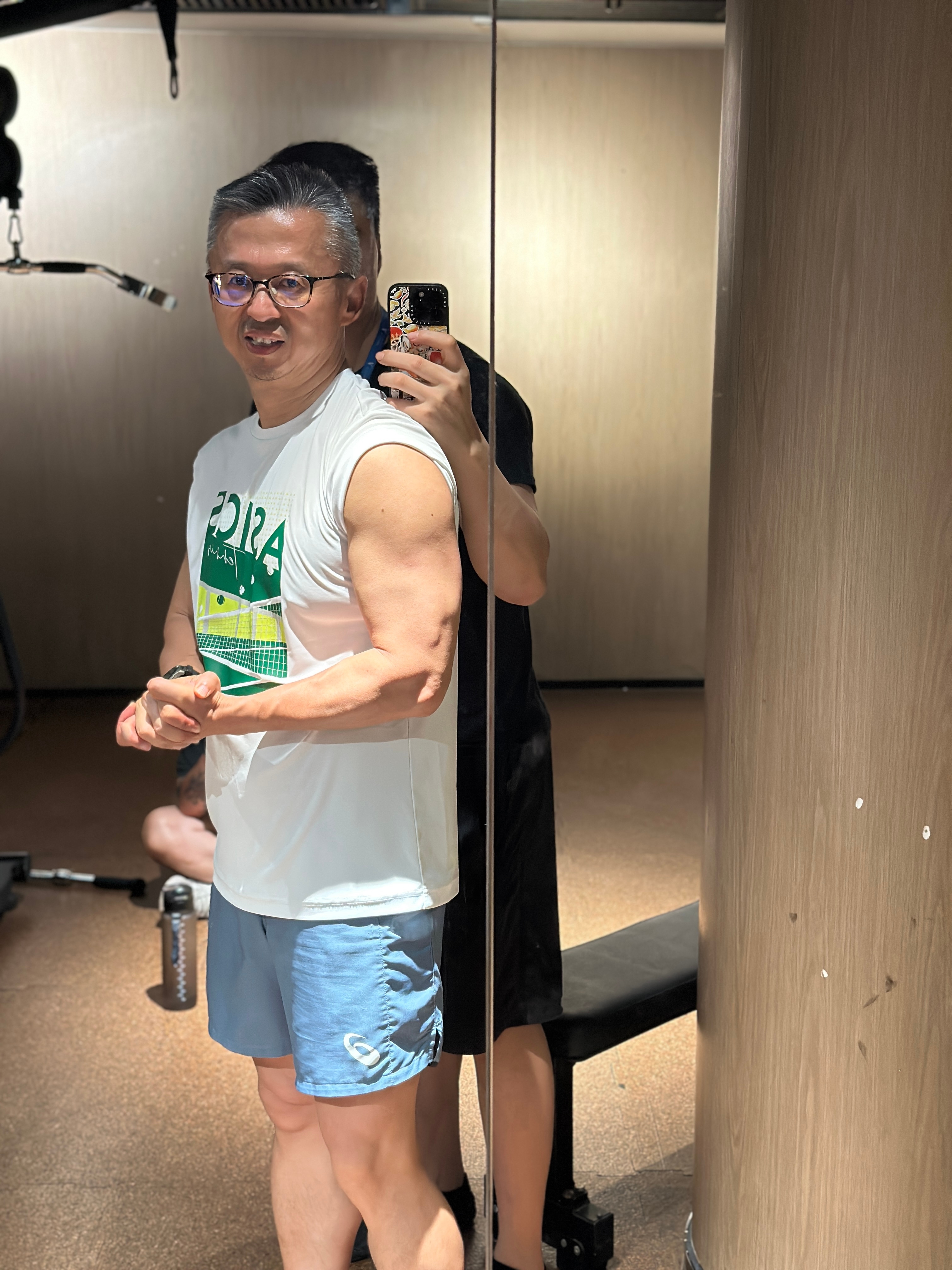 大了大了真的大了！今日炸肩异常酸爽夸我[害羞]大家周末愉快！ ​​​