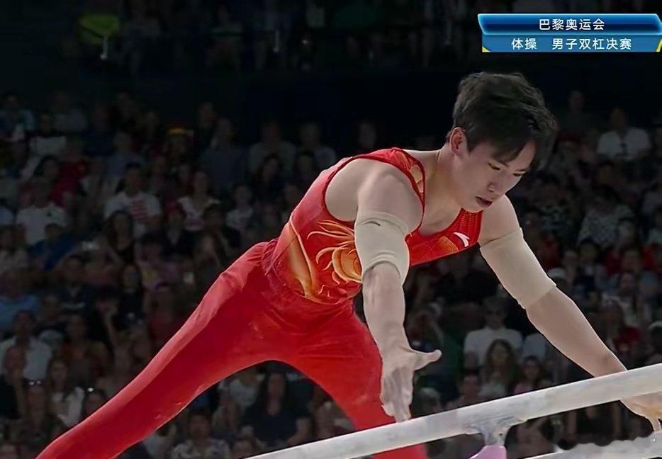 #邹敬园卫冕体操男子双杠金牌#邹敬园发挥出色，以16.2分的高分夺得金牌，实现卫