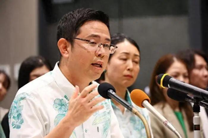 日本在北方占了北海道，在南方生吞了琉球群岛。你敢信吗——这两块地方，历史上压根就