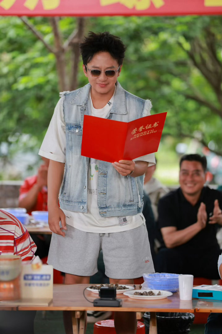 邓超 螺王 螺王争霸赛的最大赢家出现了，邓超用一分钟证明：干饭，我是认真的🍜