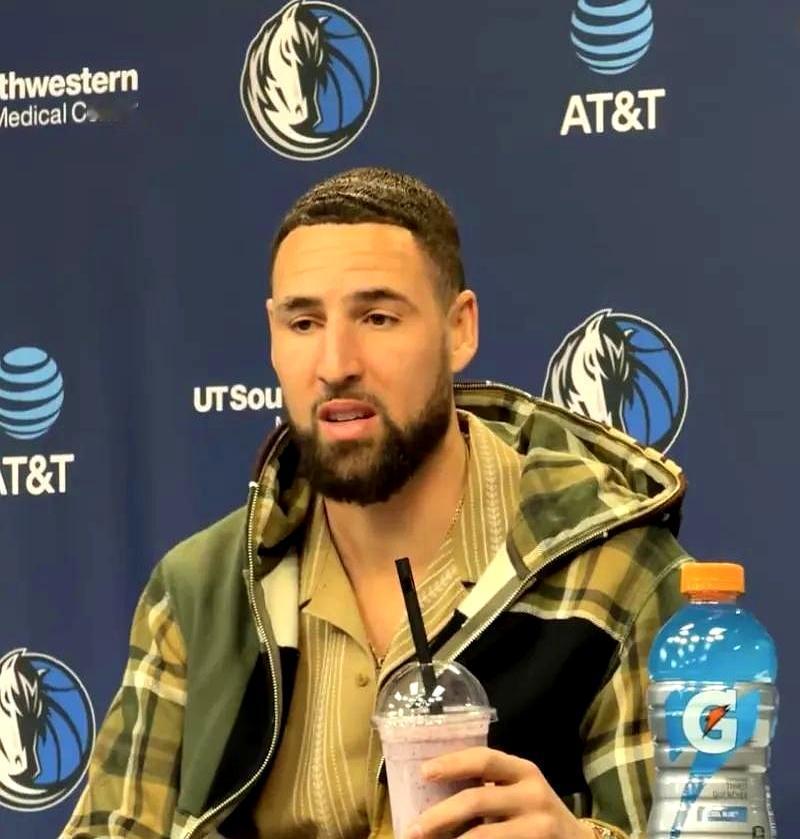 2809记三分！克莱把雷阿伦逼到墙角
 
独行侠打爵士，克莱扔进6记三分，总数飙