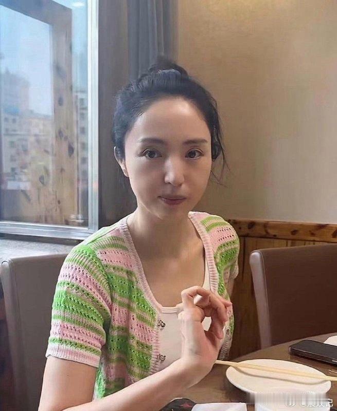 董璇真是断崖式衰老，好奇是不是每个人都有这么断崖式衰老的一天？ 