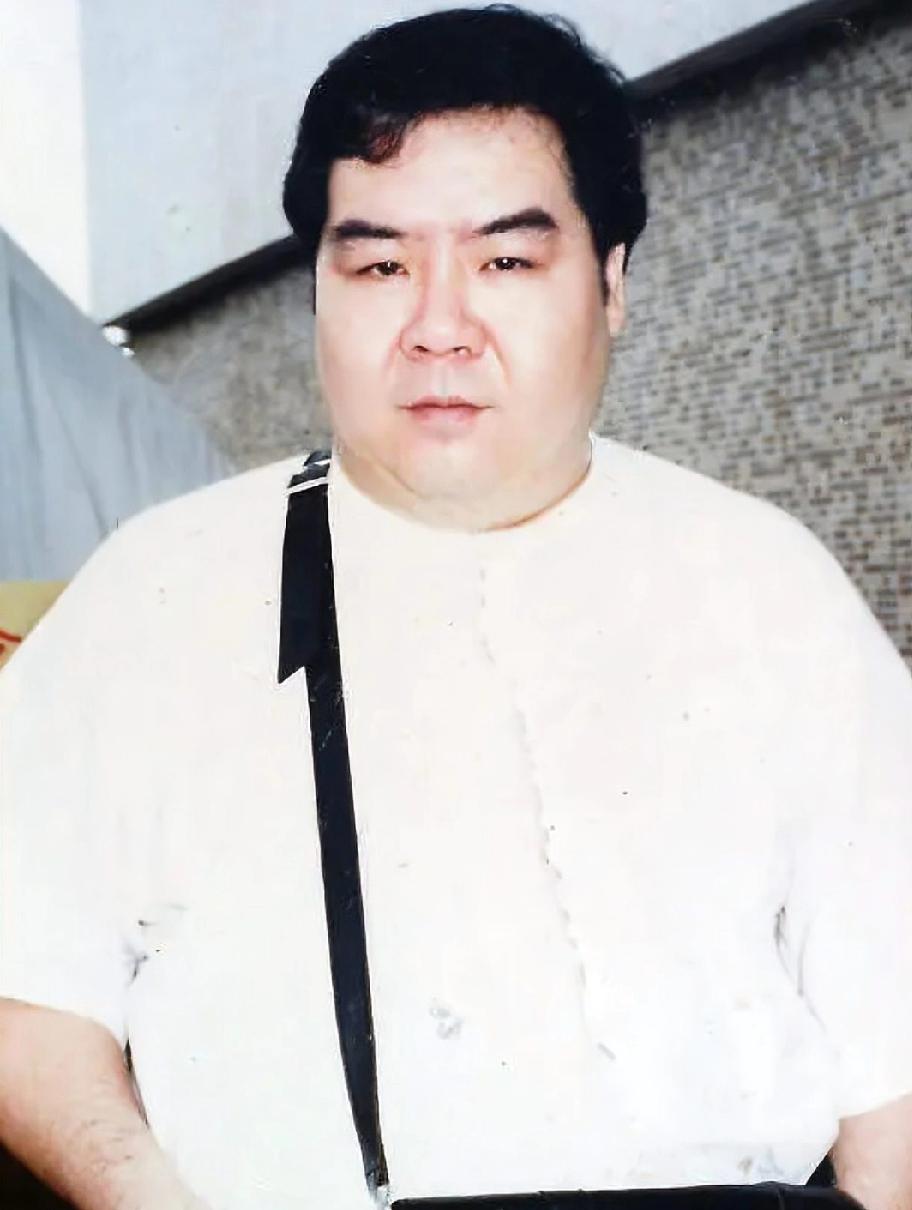 74岁的“肥猫”郑则仕再次辟谣去世传闻，并解释了他为何暴瘦70斤。
郑则仕在社交