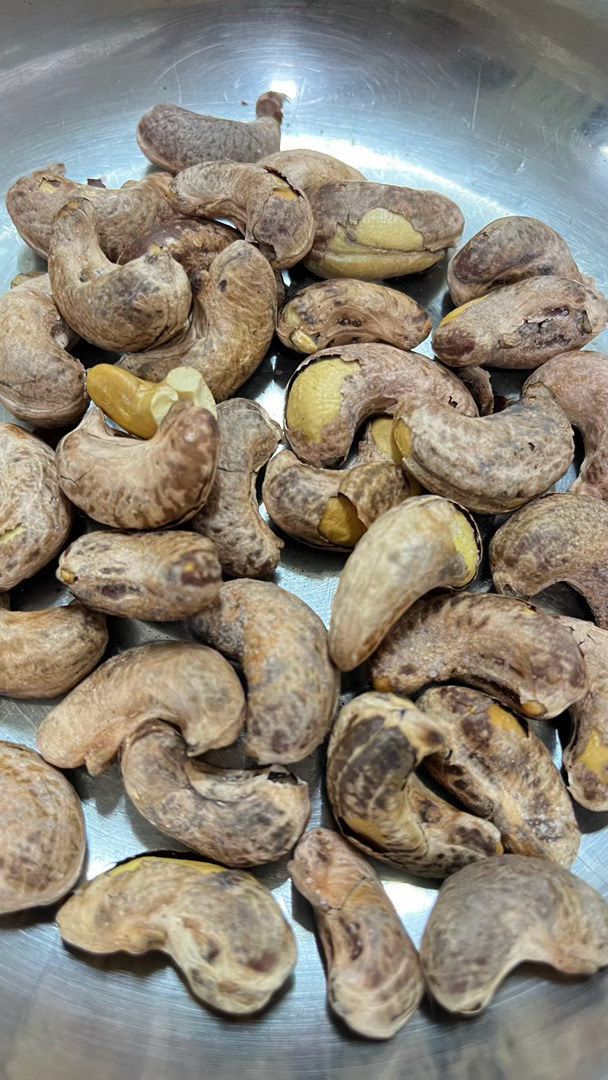 吃腰豆咯，慢慢嚼很香。 