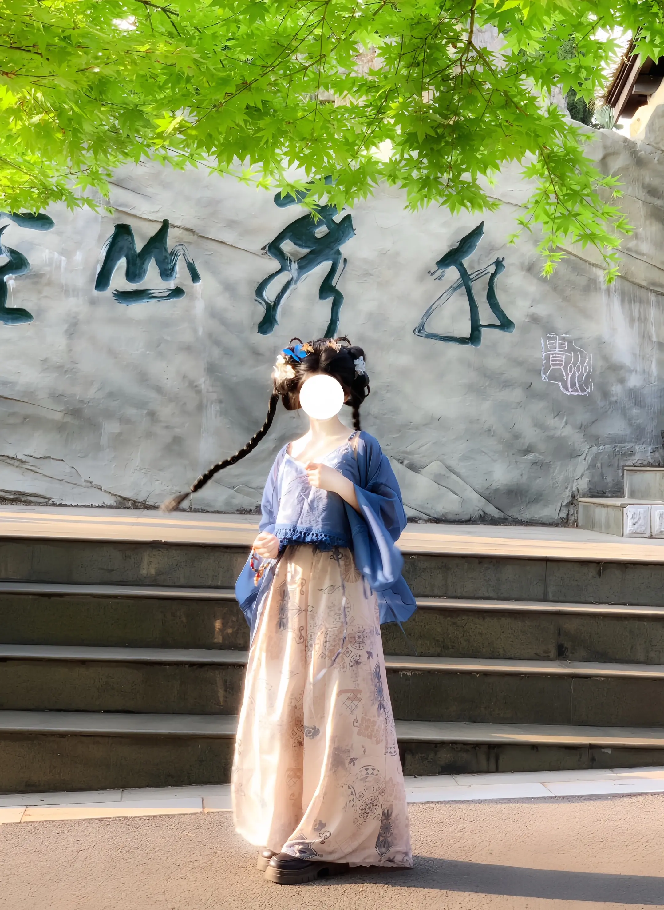 这套好适合在云南旅游穿呀。