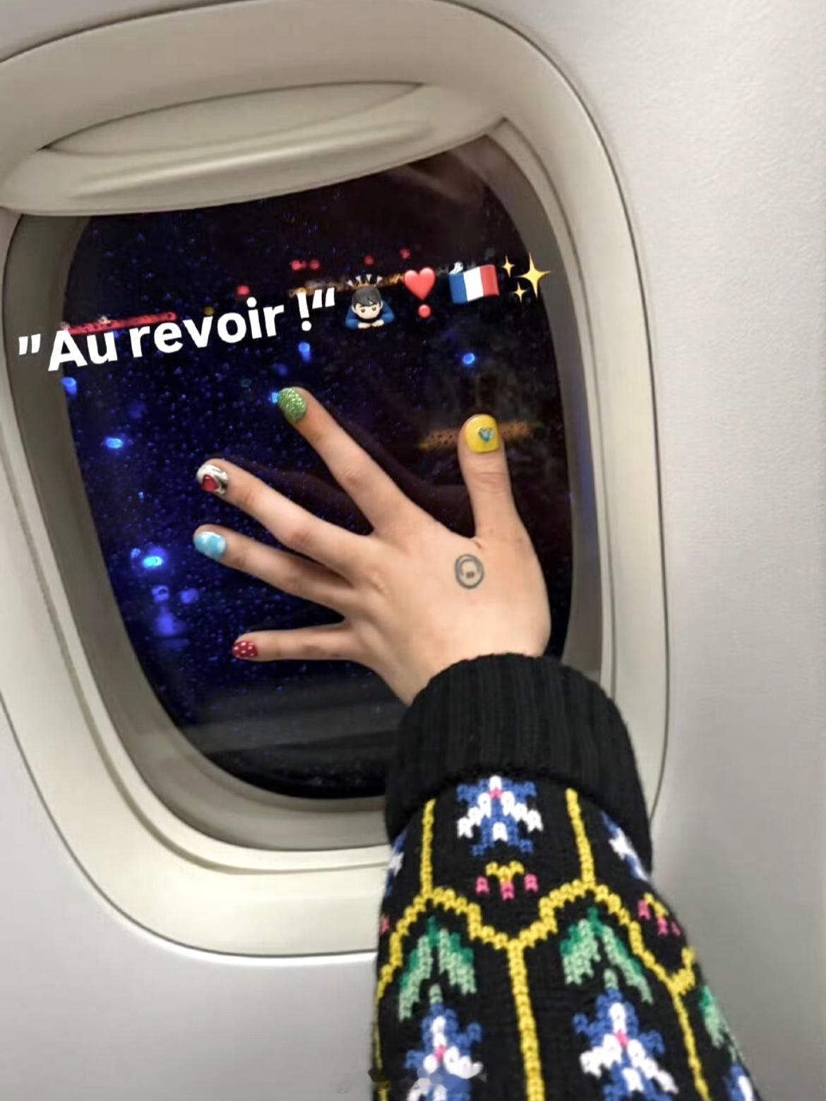 不愧是时尚之王的手仅凭一只手大家都能一眼get到，可见此人审美功力不一般！时尚潮