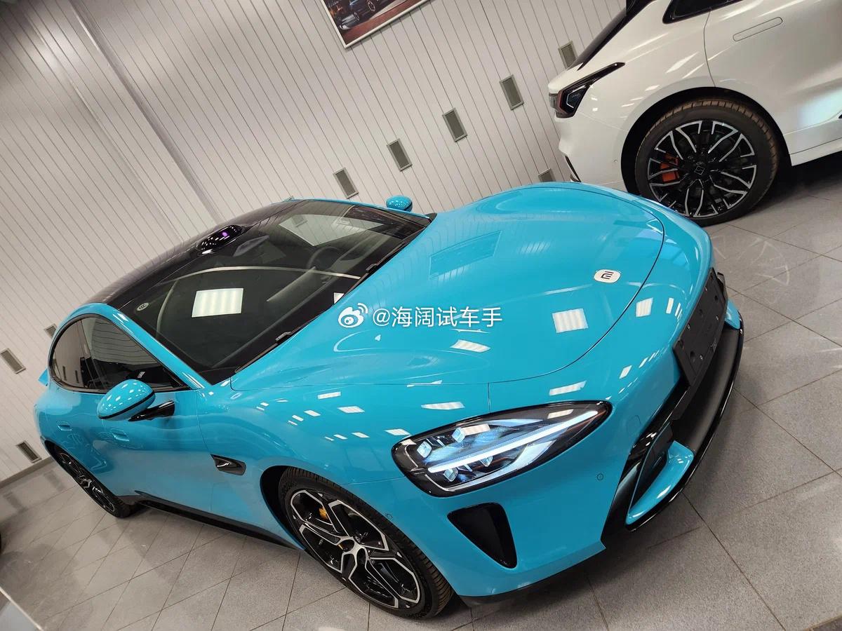 小米苏7，这是2024年的车，目前车在大毛，说是0公里，此车要价折合人民币约为6