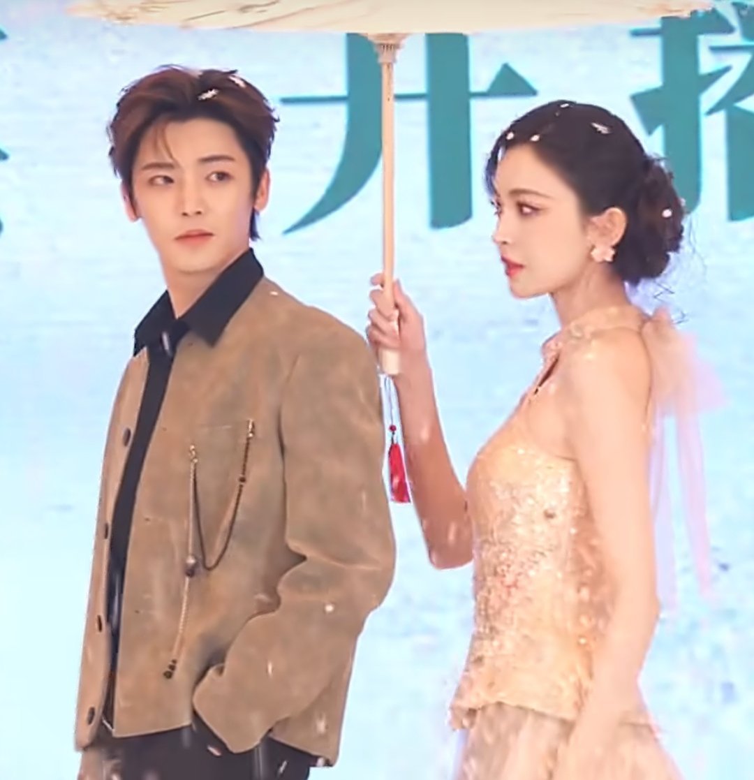 侯明昊娜扎《玉茗茶骨》同框！！ 视觉盛宴啊！ 