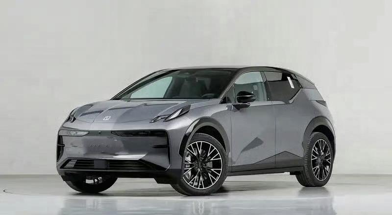 【2025款极氪X将于今日上市 配置升级】极氪X定位为紧凑型的SUV产品，基于浩