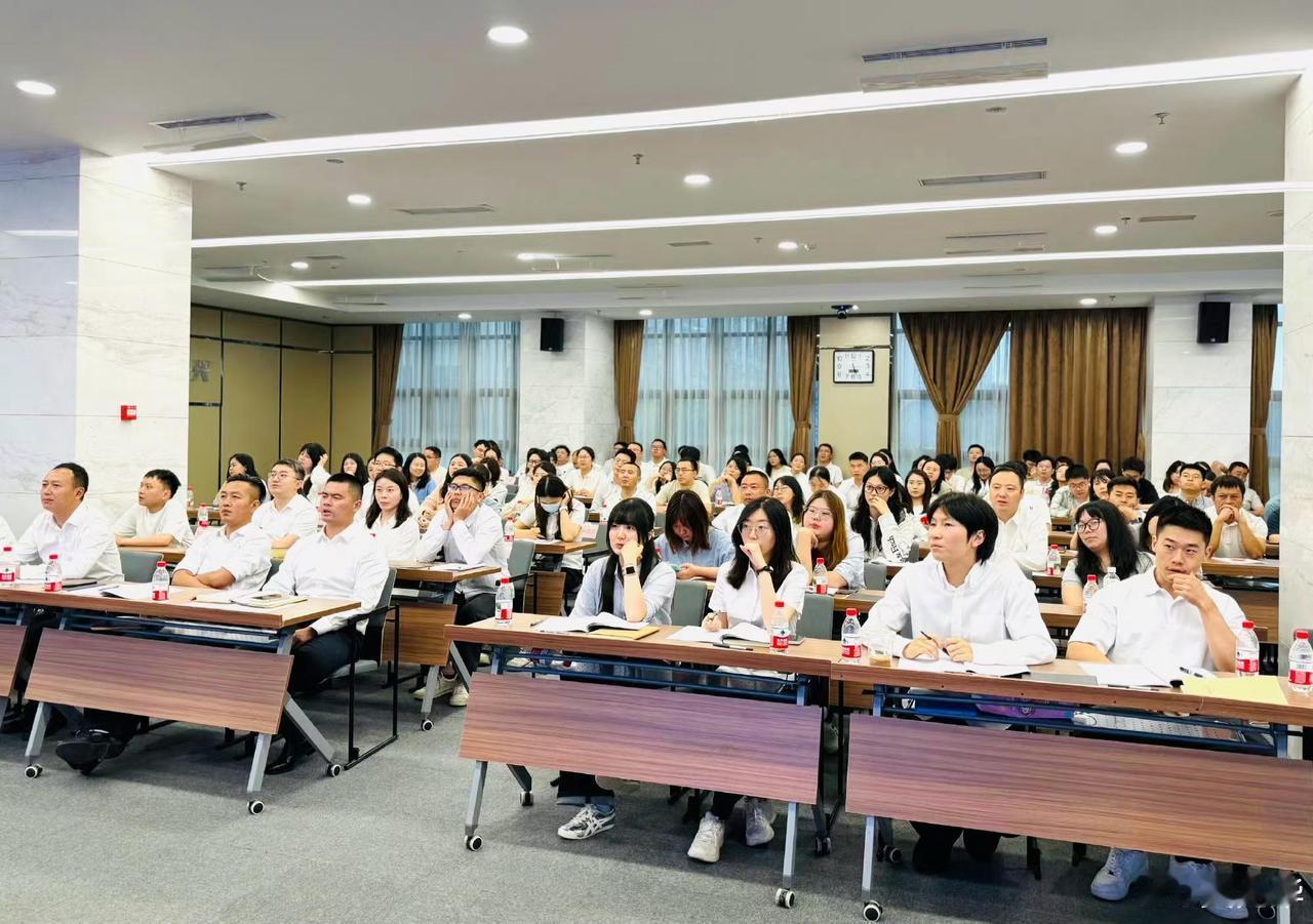 受西南财经大学西部商学院邀请，走进保障成都“菜篮子、米袋子”的成都益民集团，为1