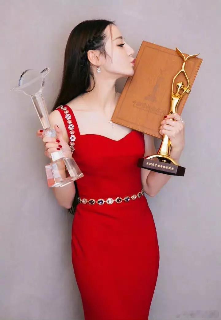 为什么还有人质疑迪丽热巴金鹰视后？下沉市场就是很爱《漂亮的李慧珍》，真正的好作品
