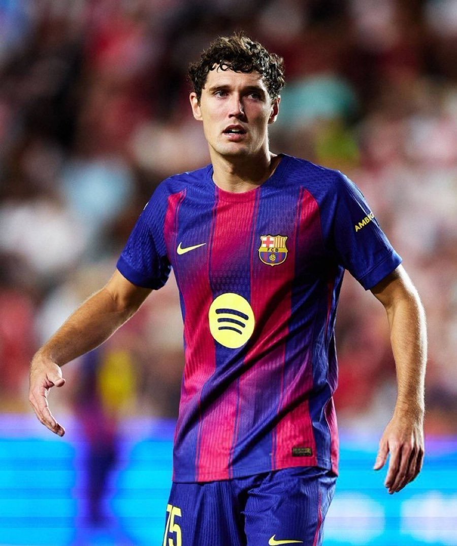 世体：巴萨向克里斯滕森提供了一份续约两个赛季的合同，但薪水将大幅降低。该球员的首