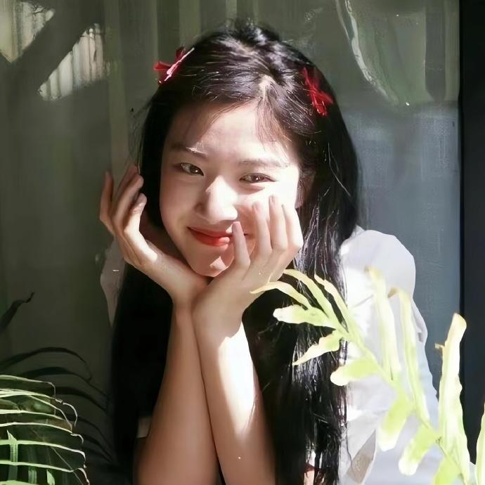 卢昱晓 