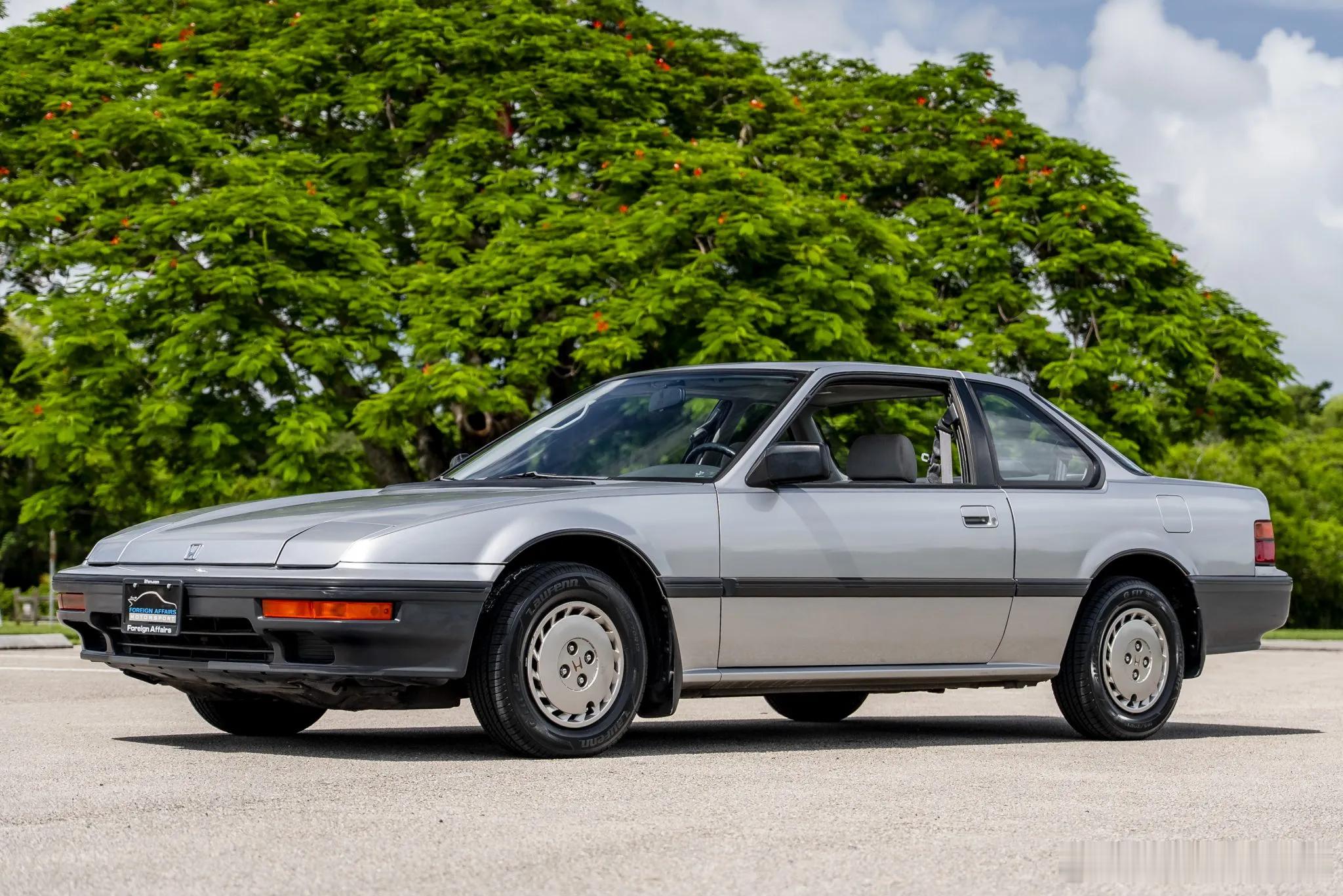 Honda Prelude 1988。。。安全带在门上？