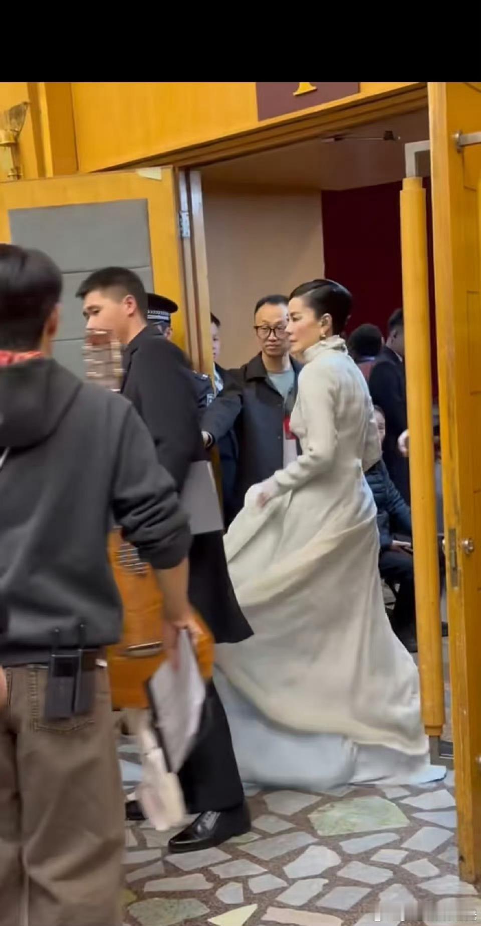 央视官宣王菲春晚新歌央视双官宣！王菲将登2026总台春晚，献唱新歌《你我经历的一