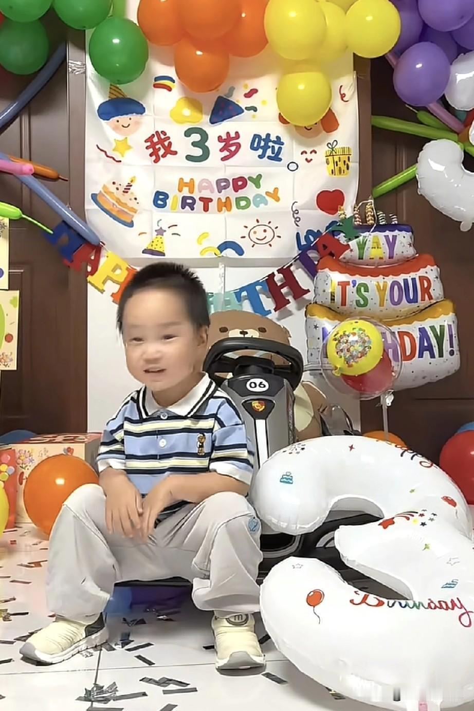 500万粉丝大网红，视频还这么模糊。

问了一个在传媒公司上班的朋友，他说米乐的