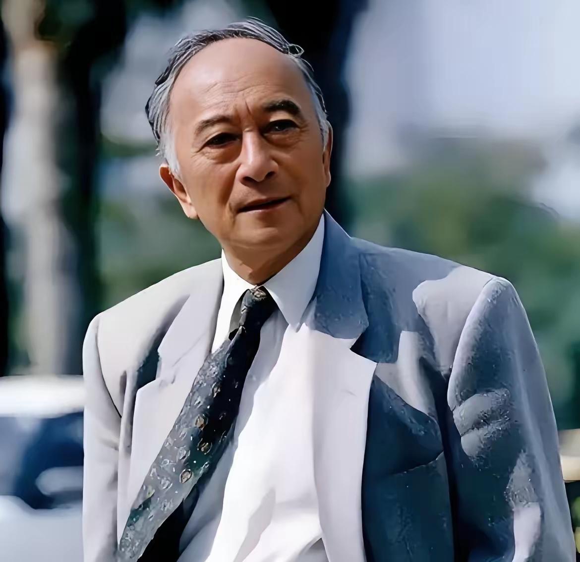 “人到晚年，只要你下不了床了，只要你自己去不了三米之外的厕所了，哪怕你有再多的养