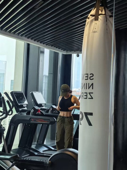 练出马甲线啦