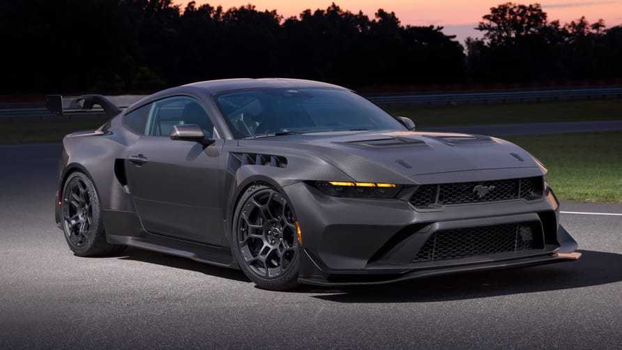 福特Mustang GTD「液态碳」特别版发售，车身采用碳纤维编织工艺，连车门都