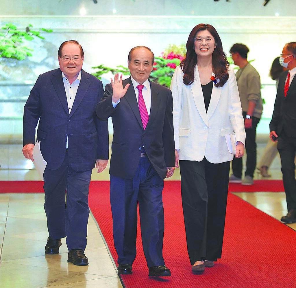 明天她要来了！
带着希望而来，带着勇气而来，带着万众期待而来！欢迎回家，在这春意