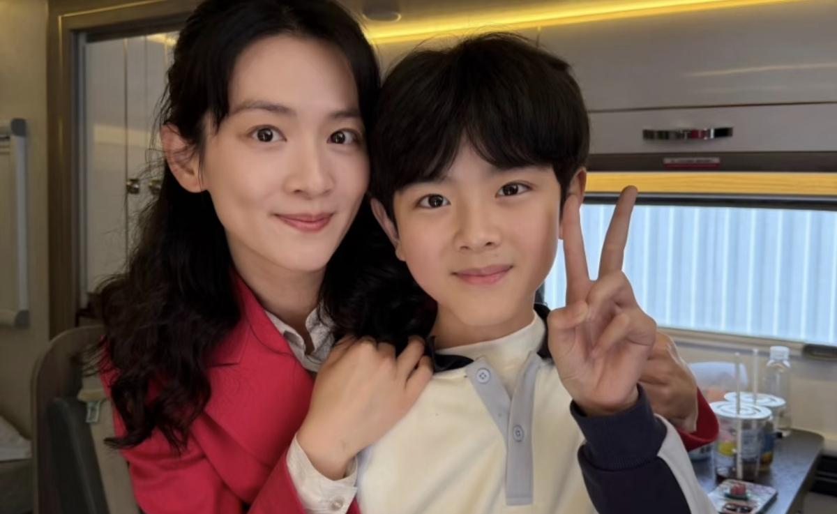 追《好好的时光》，最让人心疼的就是未婚先孕的庄好好，这个女人活得太不容易了。
