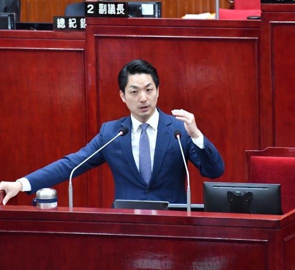 台湾回归以后，蒋万安是绝对不能再用了！ 因为他把蒋家最后的家国情怀丢的一点不剩了