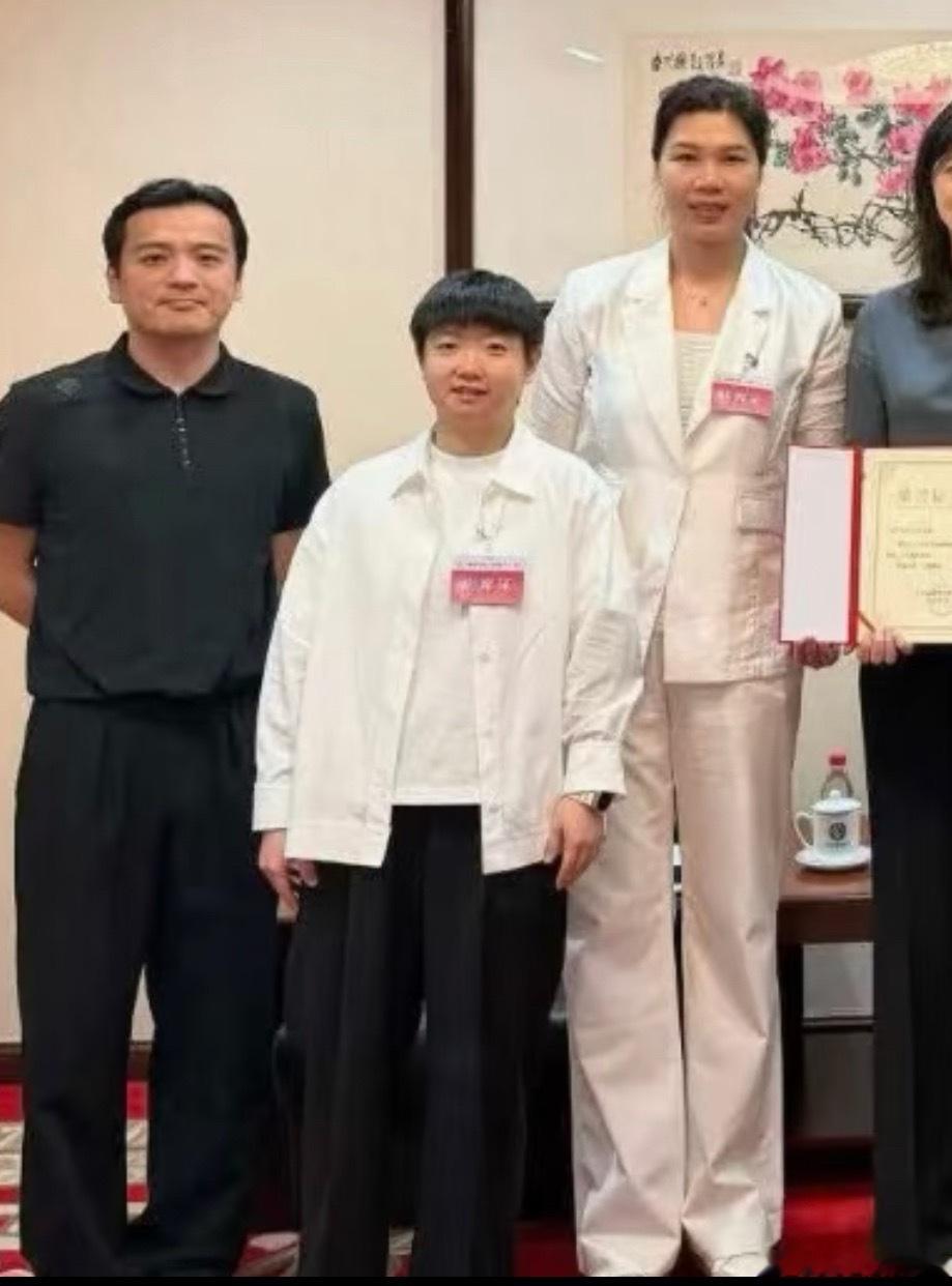 参加全国青年联合会莎莎