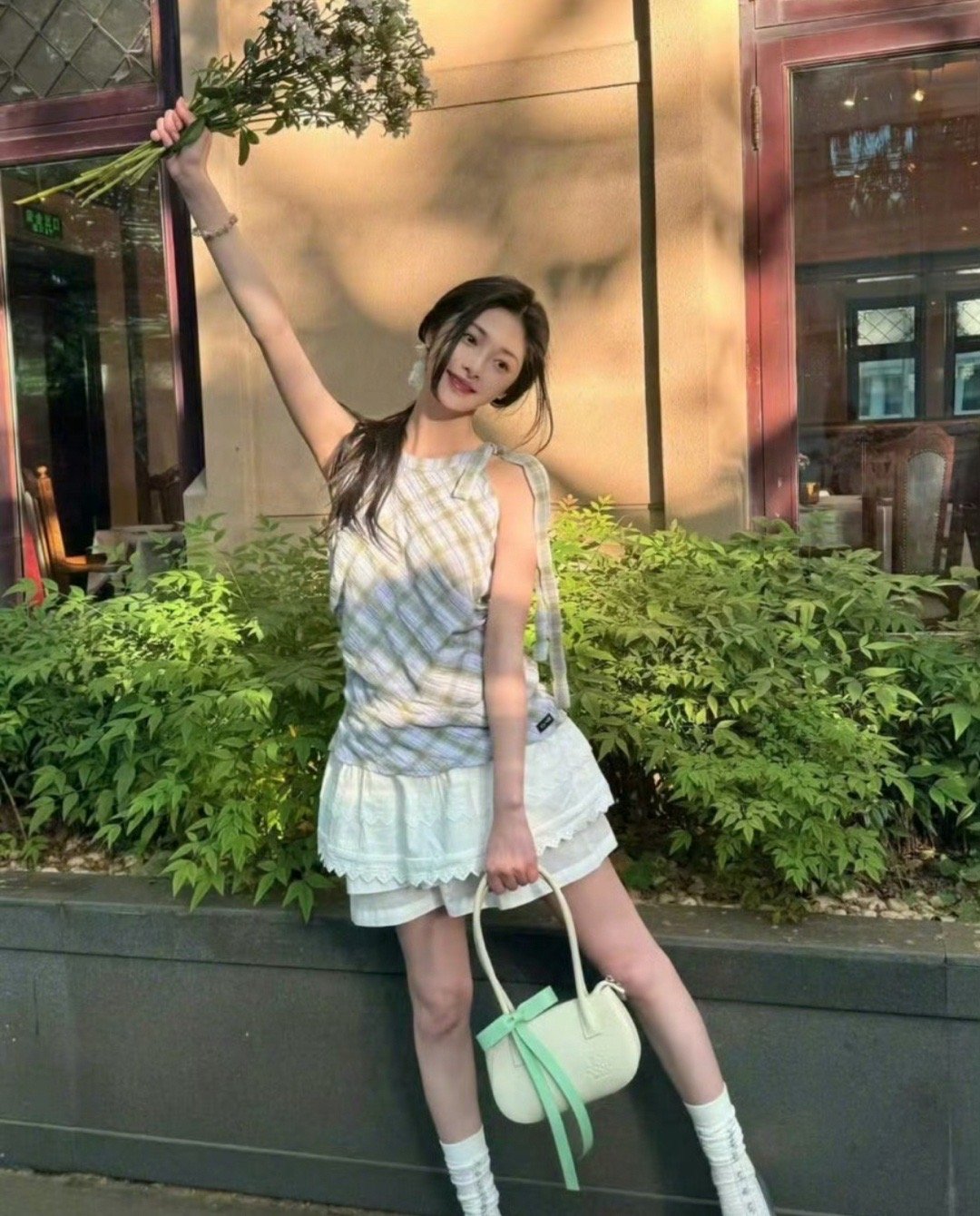 周洁琼格子裙日常是甜美又清冷的小白花啦 ​​​