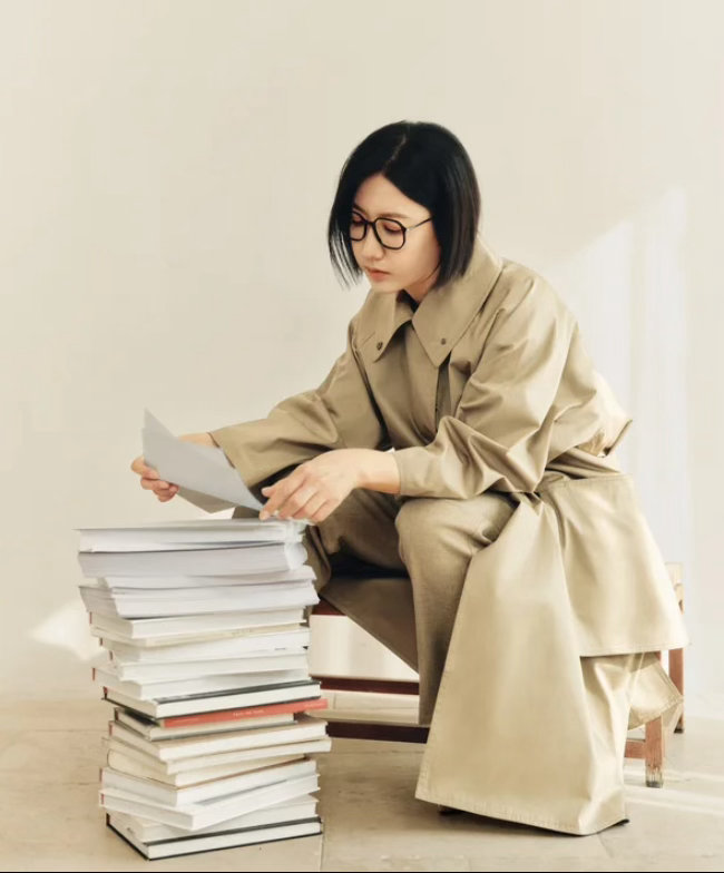 易立竞把代高政说到脱衣服了 代高政脱口秀把人听红脸，易立竞一开口他直接脱衣服？这
