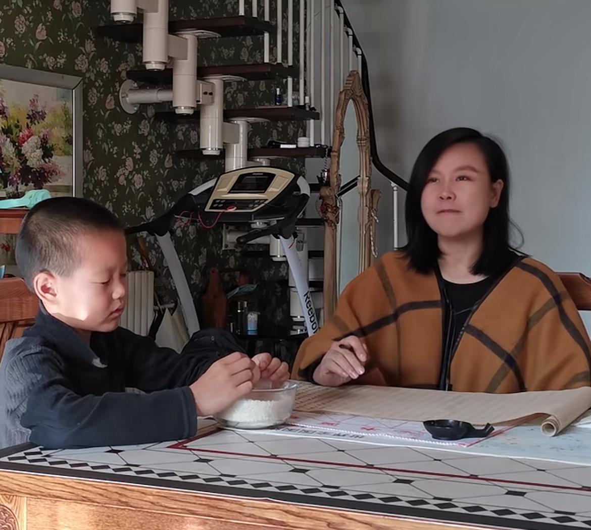 见面一小时要19.8万！
知名育儿网红“高维养育梁一心”遭网友控诉，事发过程全曝