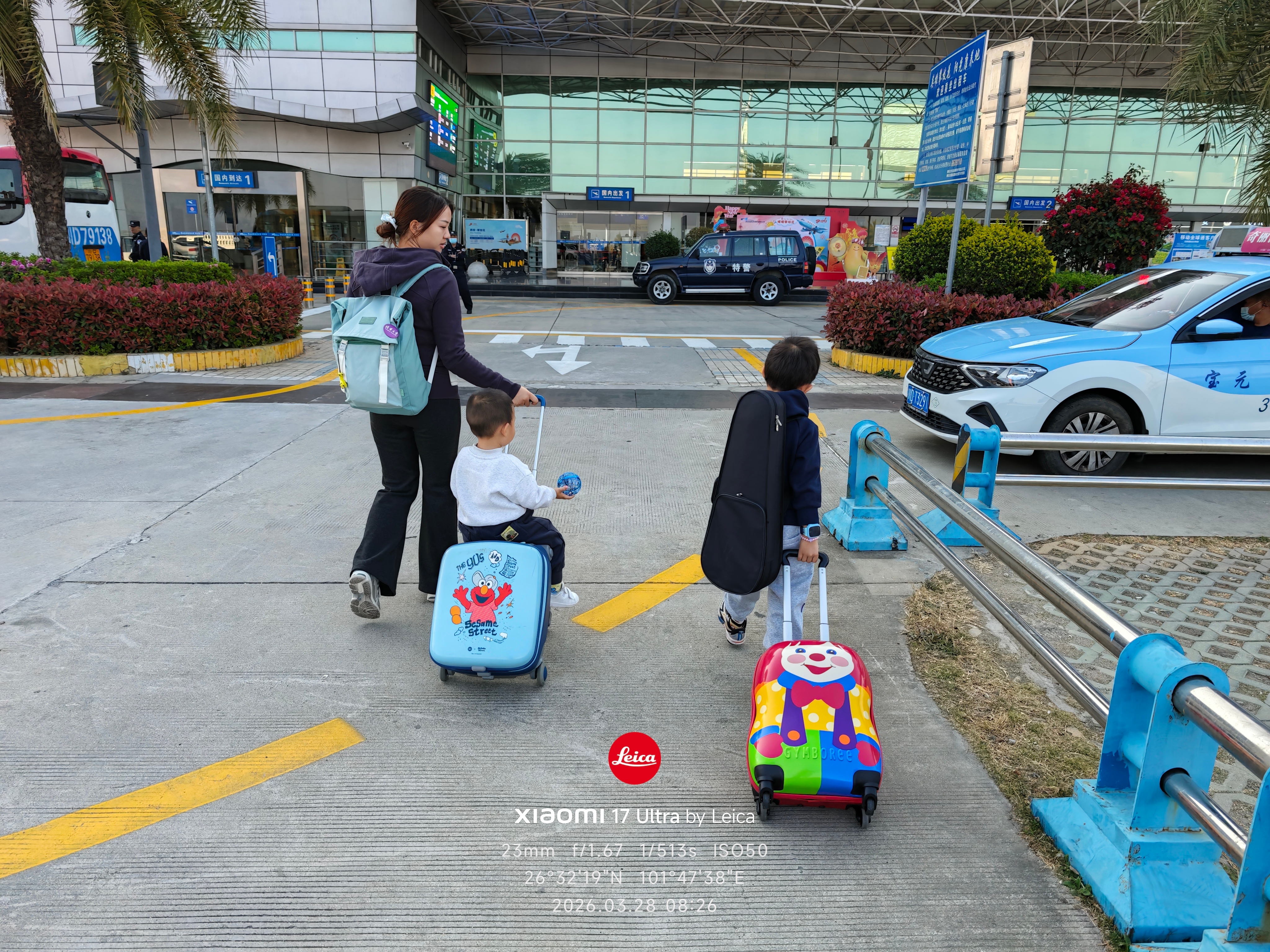 机嫂把两个孩子都带回老家了，真不舍呀