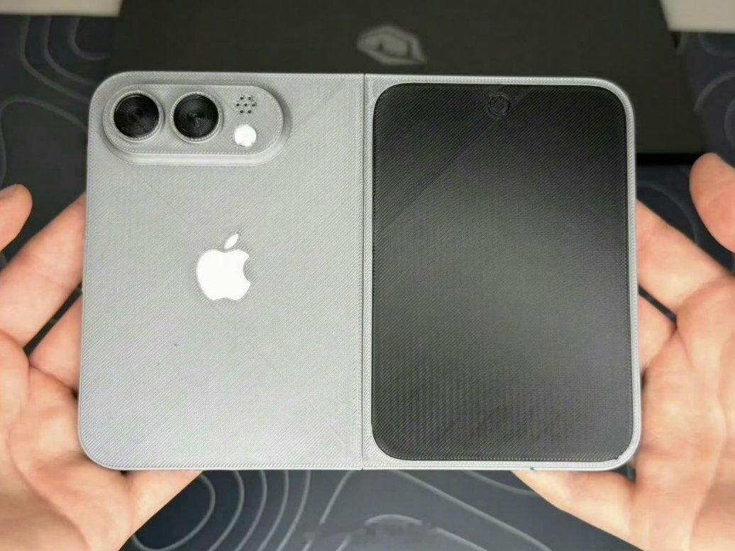 iPhoneUltra机模再曝光伴随大量新机爆料流出，苹果首款折叠屏iPhone