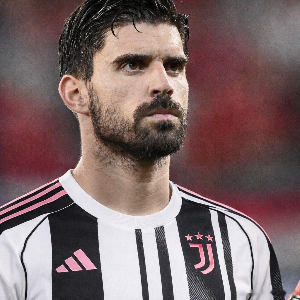 突发！米兰体育报：鲁本·内维斯可能会成为尤文图斯在一月抓住的机会，科莫利已开始认