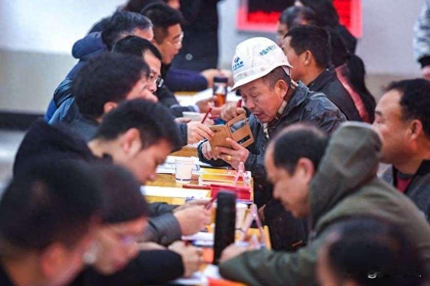 农民月领143元，全国统筹遇冷，2.4亿人被社保遗忘

今天是2025年10月3