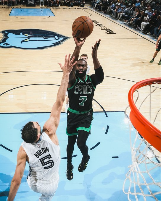 过去5场比赛中有4场砍下30+得分🔥波士顿凯尔特人 ｜DifferentHer