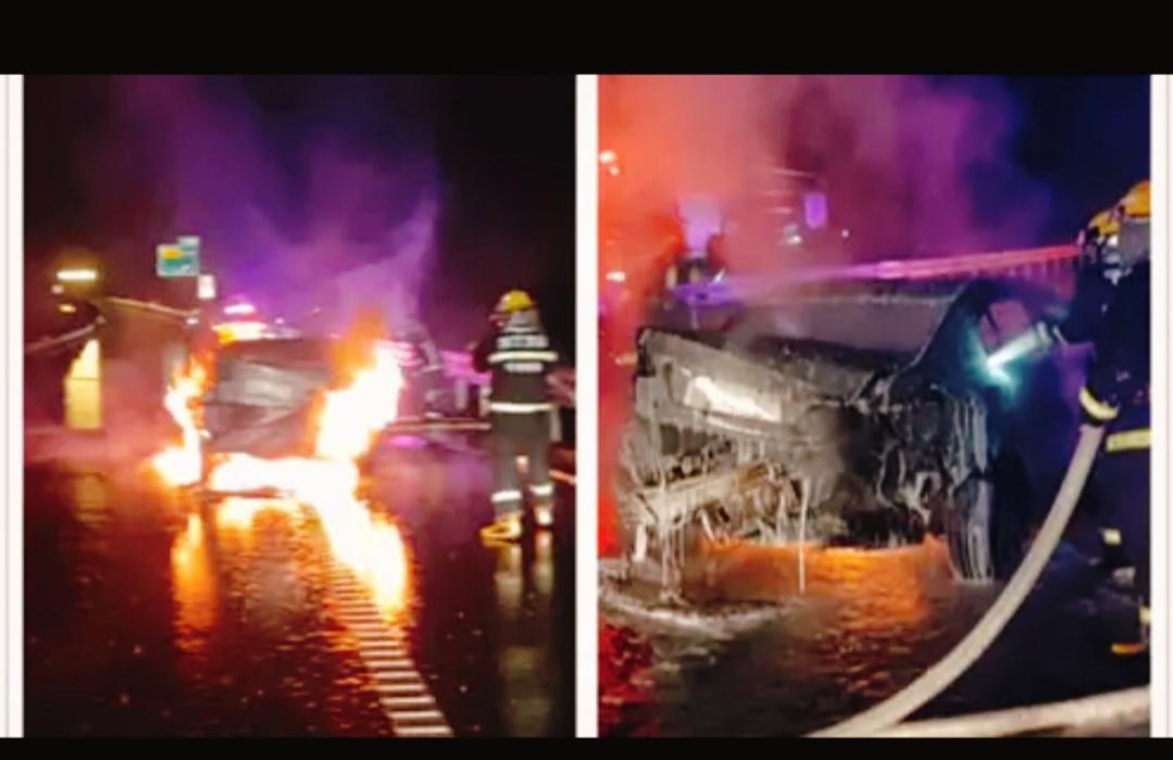 [炸弹]电动车停楼道真的会害死人[炸弹]
昨天，天津某小区楼道内一辆电动车突发火