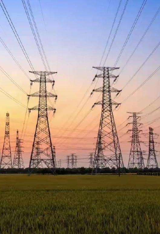 美国AI基建正遭遇能源难题。全球AI基建投资竞赛火热，可美国面临电力供应紧张和投