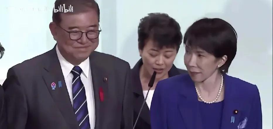 终于下台了
石破茂首相的这300多天，终于把这个首相宝座这个烫手的山芋交给了喜欢