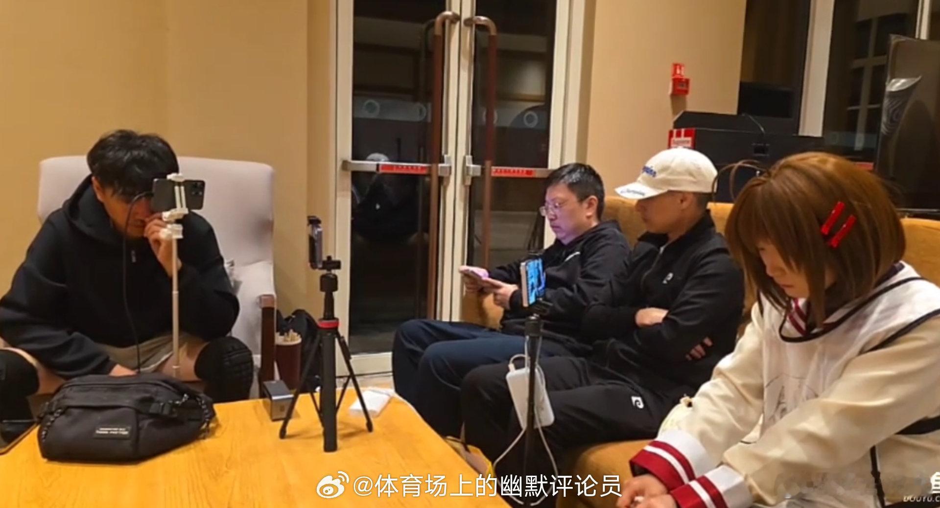 D队士气很低迷啊。 （