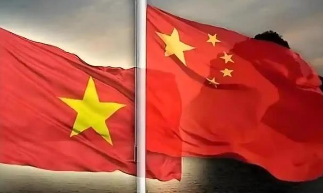 一位越南网友一句话将越南的体面撕了下来！明明越南费劲巴拉的从中国脱离了出来，但如