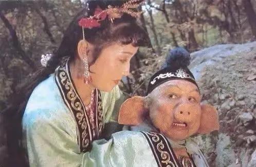 #你最喜欢西游记的哪个人物#86版《西游记》里我最喜欢的人物是猪八戒，因为他承担