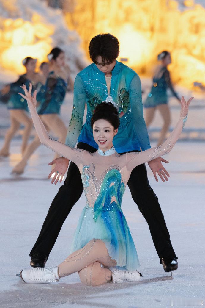 演员管乐管乐太美了谁懂啊！管乐这反差感我服了！喜剧人身份藏着花滑大神实力，冰上舞