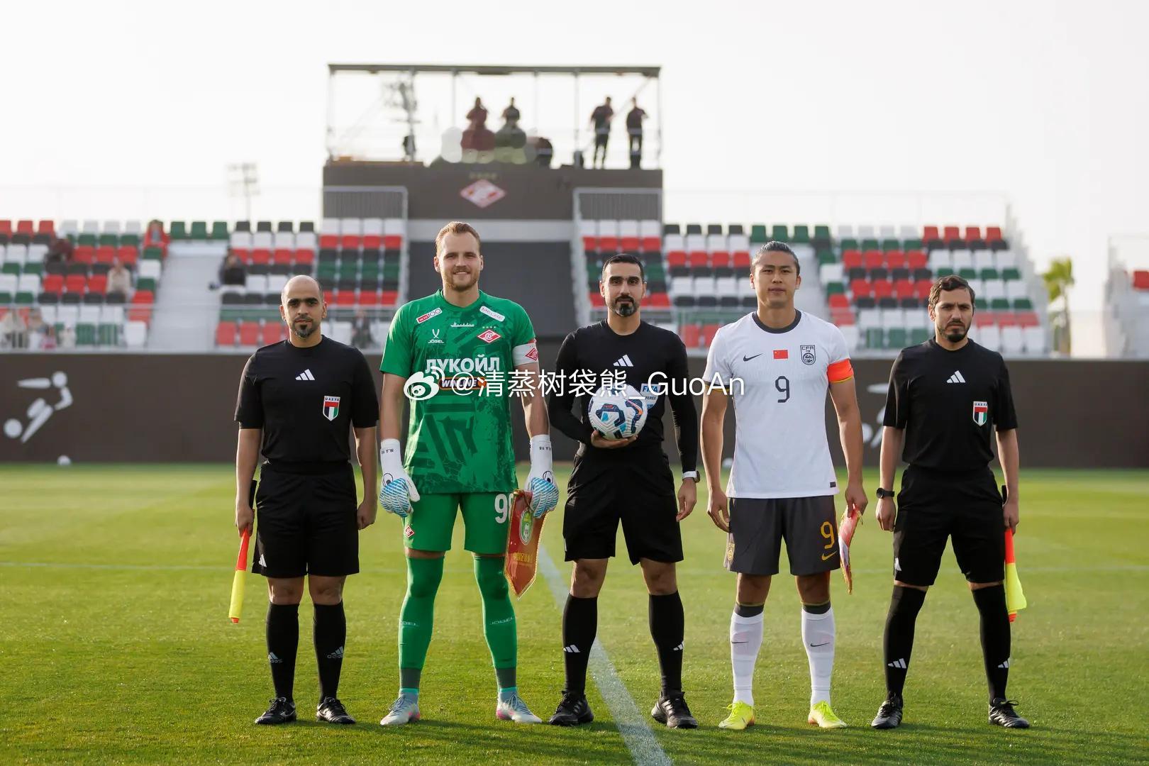 国足热身赛2-2战平俄超劲旅莫斯科斯巴达，林良铭连续两场进球，张玉宁首发出任队长