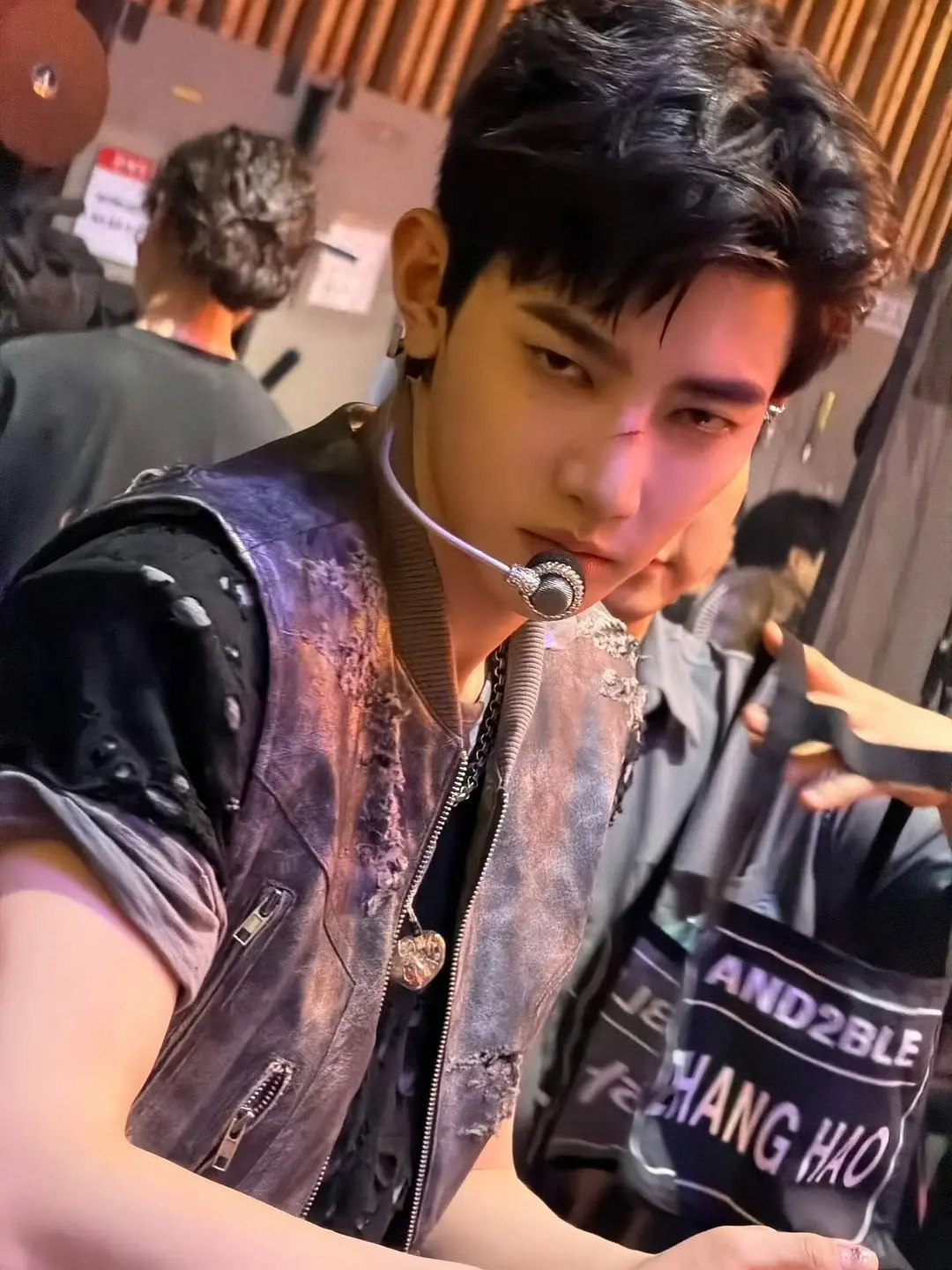 ：大狗狗：是狼 