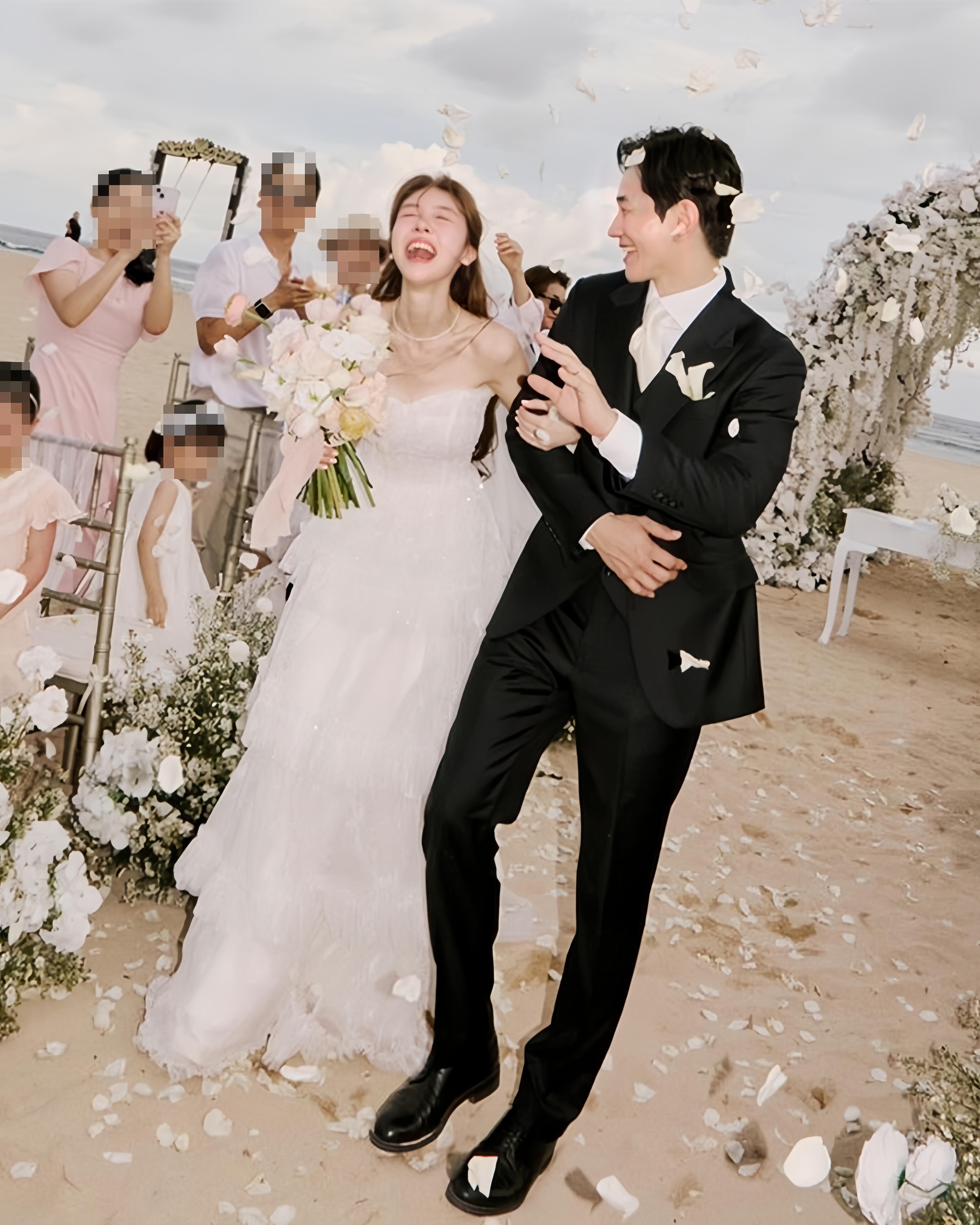 Girl‘s Day方敏雅和演员温朱万巴厘岛婚纱照！方敏雅温朱万巴厘岛婚纱照